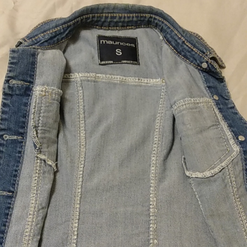 Maurices Stretchy Denim Vest + Size Small - Picture 6 of 6